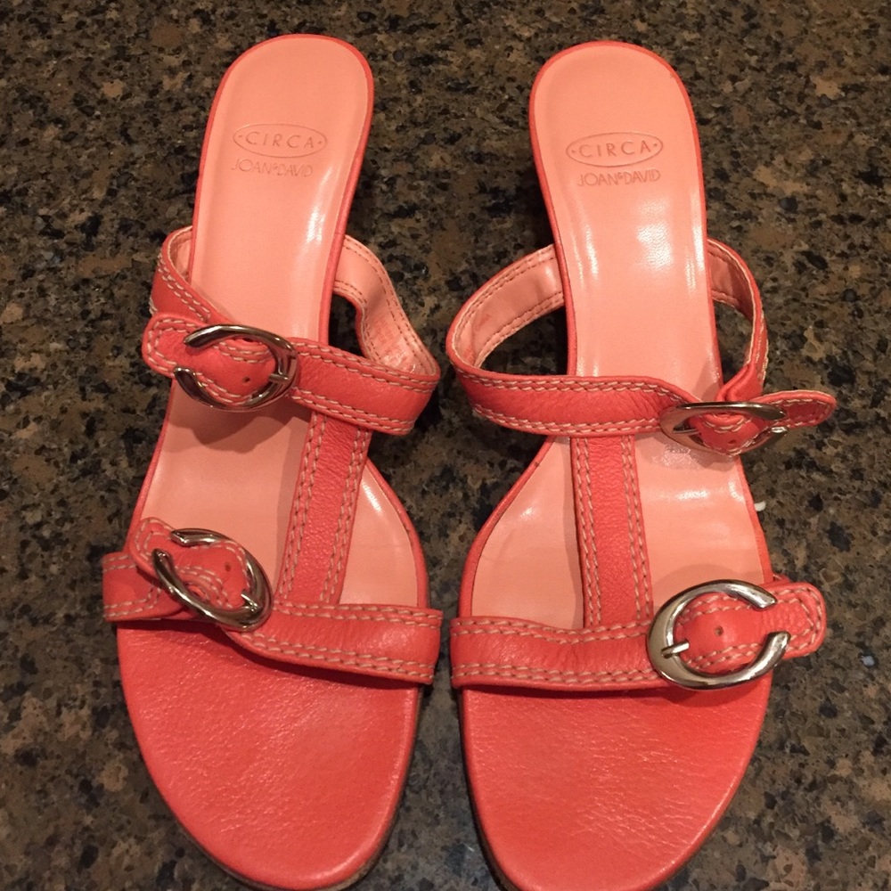 CUTE! Circa Joan & David coral kitten heel sandal